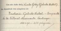 Firma de la Premio Nobel Gabriela Mistral