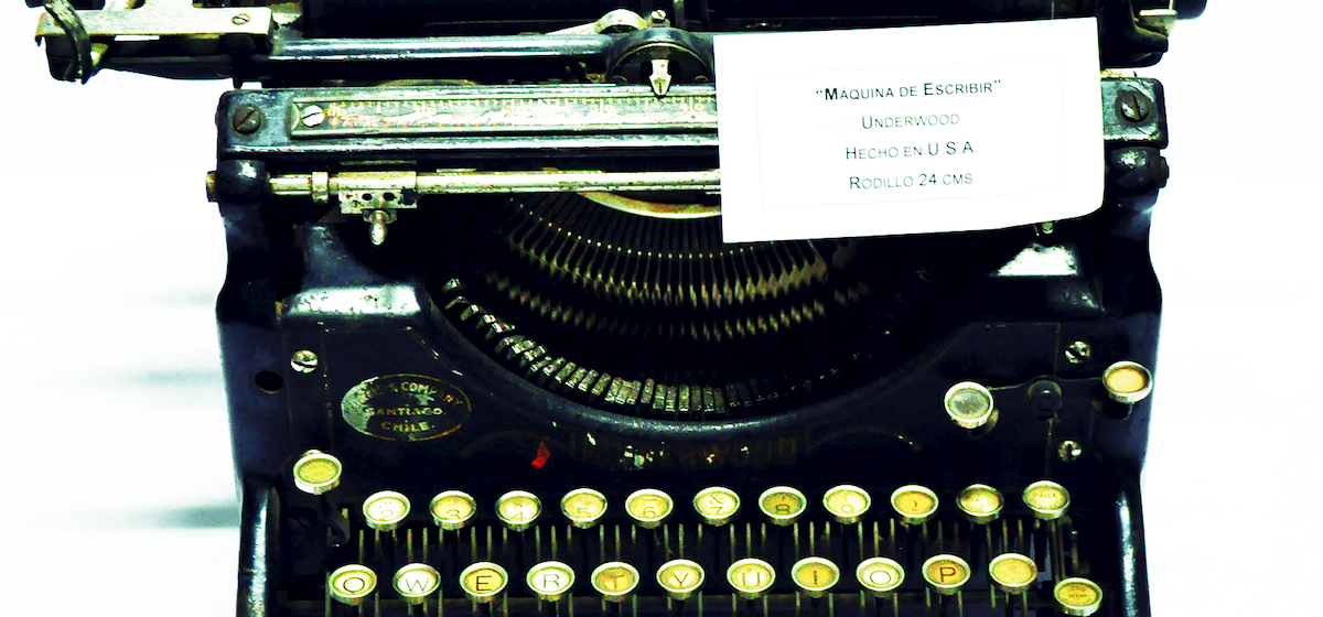 Una máquina de escribir es uno de los objetos que forman parte de la colección de objetos patrimoniales.
