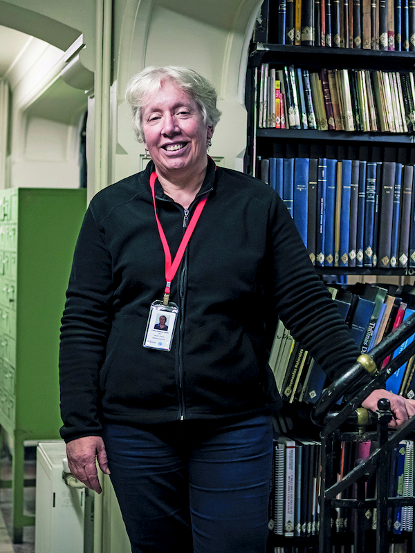 María Cristina Mateluna, jefa de la Sección Chile de la Biblioteca Nacional