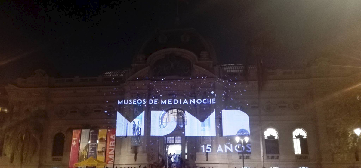 El frontis del MNBA en Museos de Medianoche.